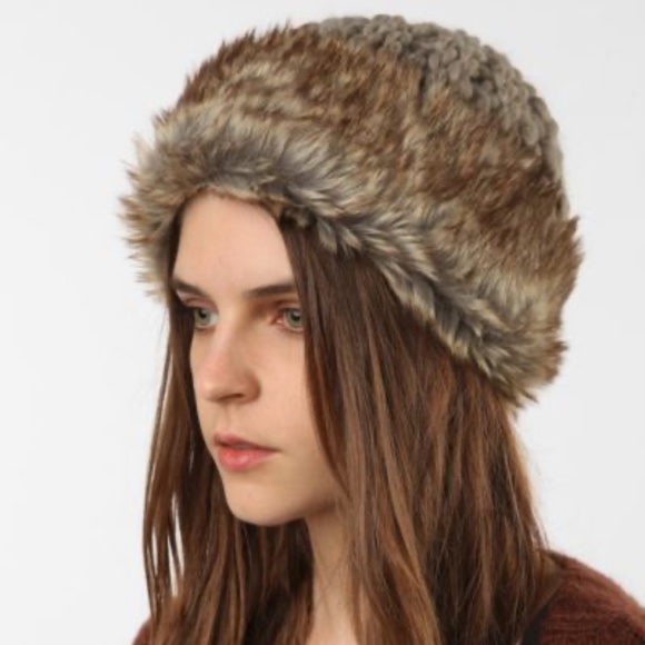 Staring at Stars Faux Fur Trim Winter Hat - Picture 1 of 3